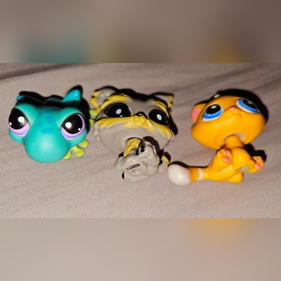 Littlest Pet Shop - 3 KITTEN CAT #349 PUPPY YORKSHIRE TERRIER & Frog #155 - Picture 2 of 3